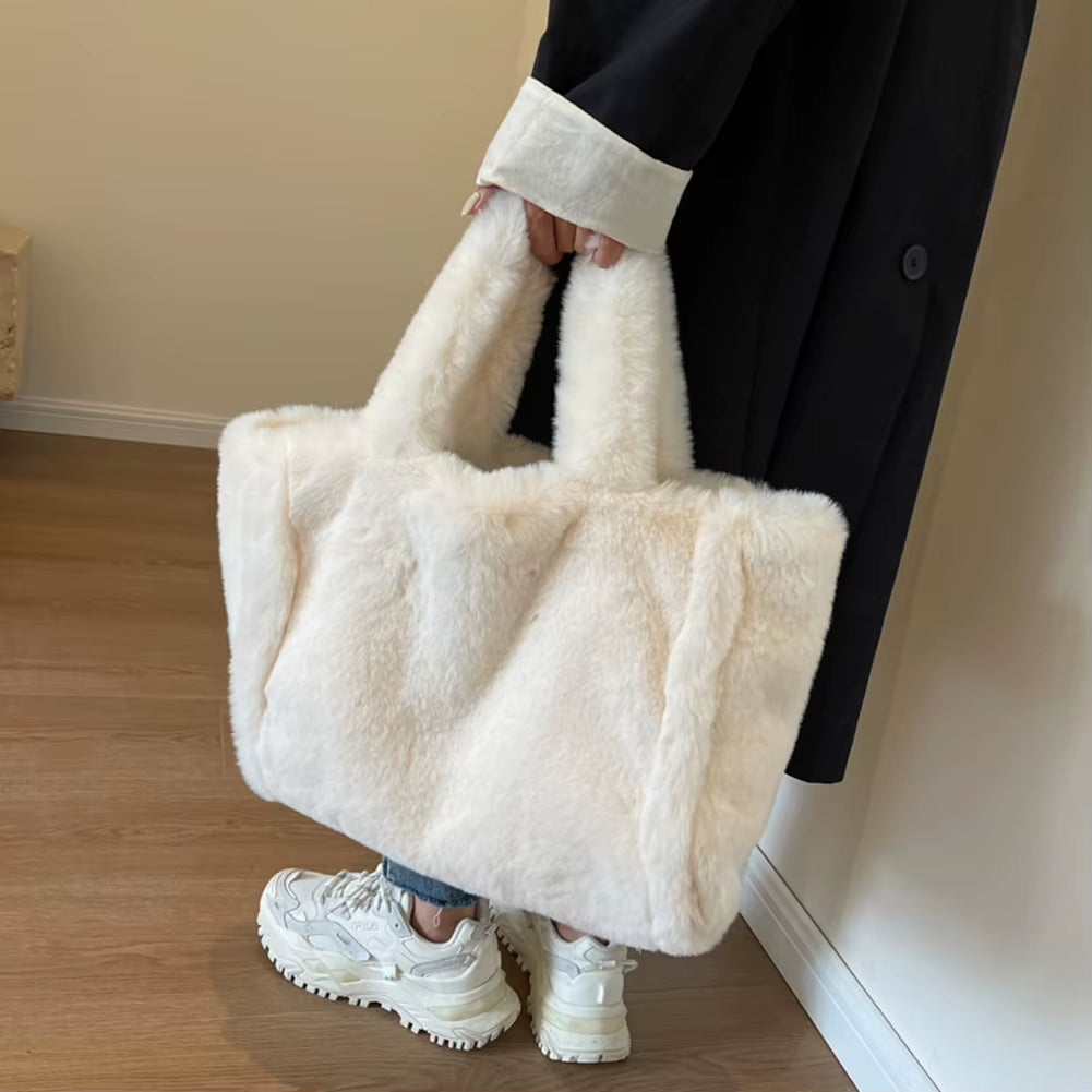 Chic Winter Women’s Plush Tote Bag – Spacious Faux Fur Handbag for Stylish Commuting