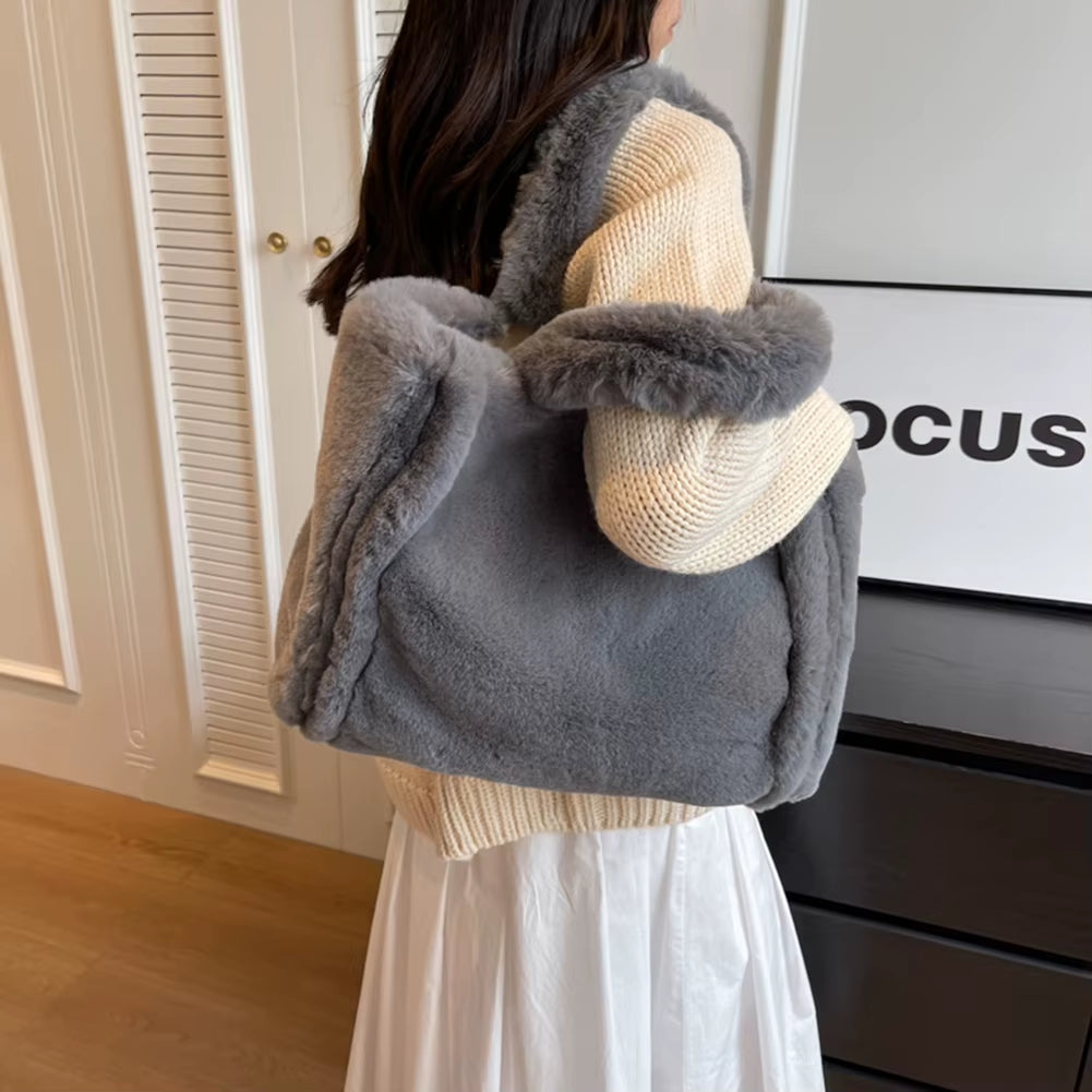 Chic Winter Women’s Plush Tote Bag – Spacious Faux Fur Handbag for Stylish Commuting